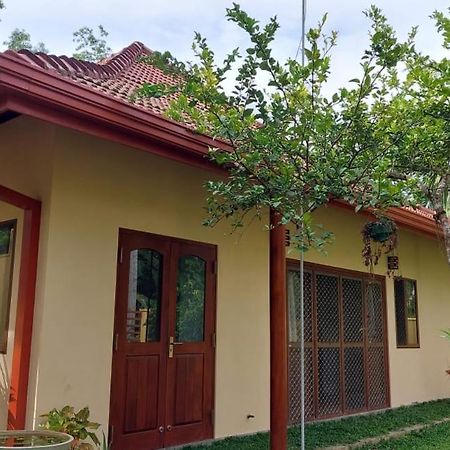 El-Nivasa Villa In Weligama Bagian luar foto